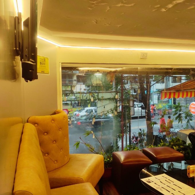 The One Storyy Bistro (3)